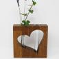 Preview: vase-mit-herz-ausschnitt-holz-reagenzglas-blumen-eichenholz