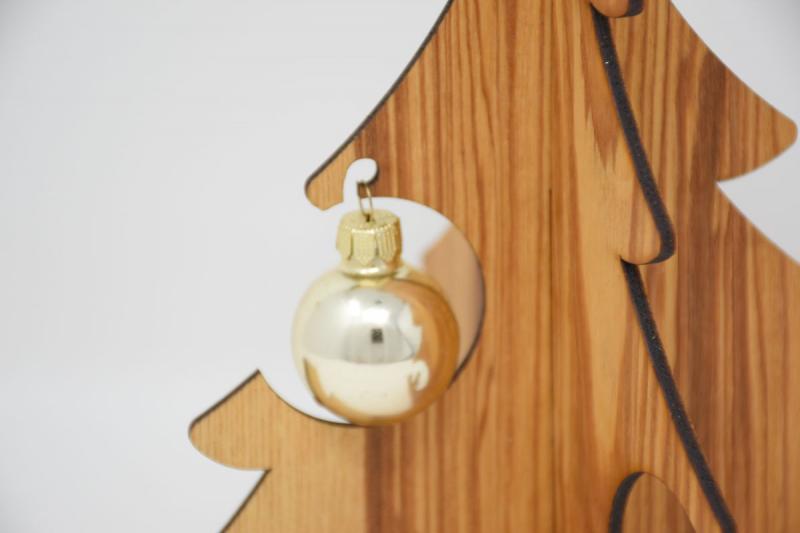 Weihnachtsbaum aus Esche