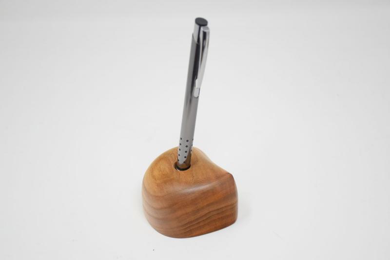 Stiftehalter aus Ulmenholz