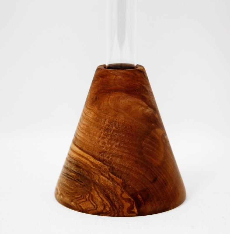 Kegelvase aus Olivesche