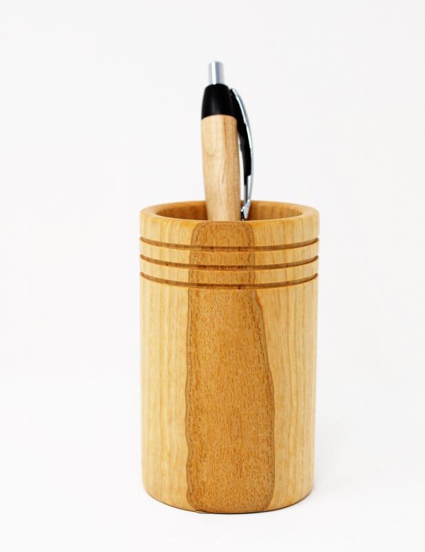 Holz, Bürozubehör, Stifteköcher, Tischordnung, Halter, Box, Etui, Becher, Stift, Kugelschreiber, Kulli, Füller, Kunst, Dekoration, Schmuck, Vase, Teelicht, Klangspiel, Schreibgerät, Handgefertigt,Kunsthandwerk, Tischordnung, Schreiben, Brief, Kristall