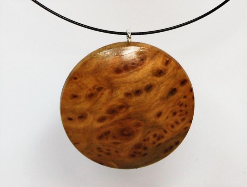 Kette aus Thuja Wurzelholz