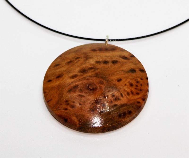 Kette aus Thuja Wurzelholz