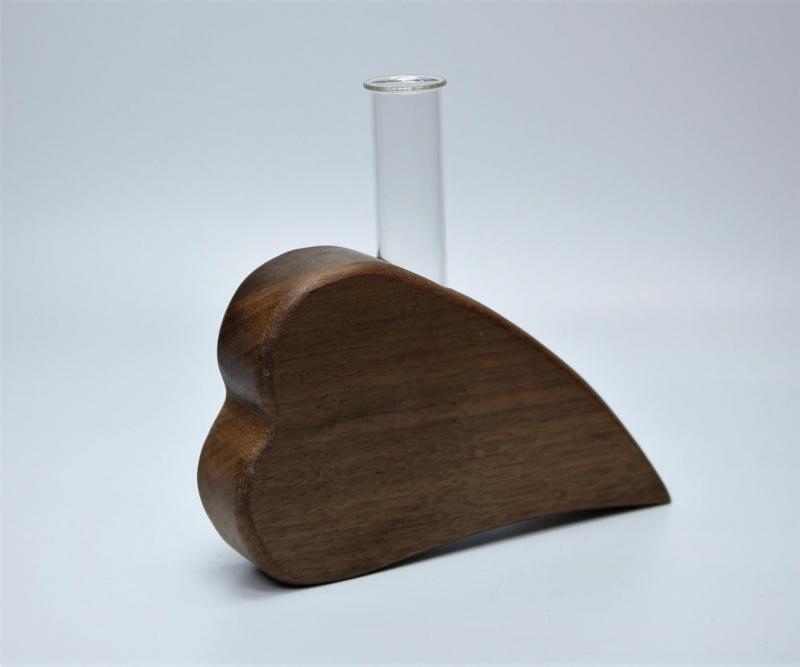 Vase in Herzform