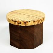 Dose aus Nussbaum und gestockter Buche, achteckig
